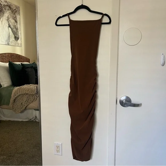 NWT WeWoreWhat Brown Midi Dress - Picture 2 of 5